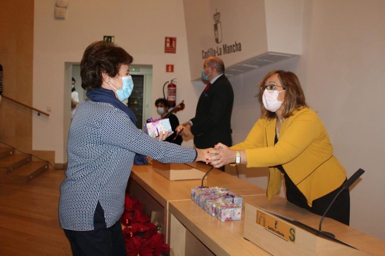 El Gobierno de Castilla-La Mancha agradece toda una vida de dedicación a nuestra salud de los profesionales del SESCAM que se jubilan este año