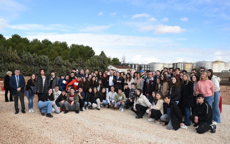 El Gobierno regional empezará a conceder, en los próximos días, 364 ayudas a jóvenes que participaron el curso pasado en actividades del Plan de Garantía Juvenil