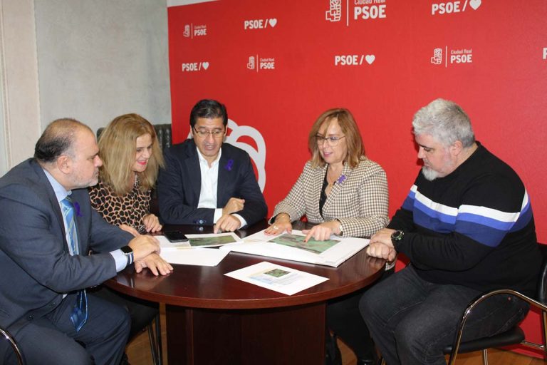 Los socialistas de Solana del Pino y de Fuencaliente celebran que próximamente se vaya a arreglar el camino que les une con la aldea de Ventillas y la N-420