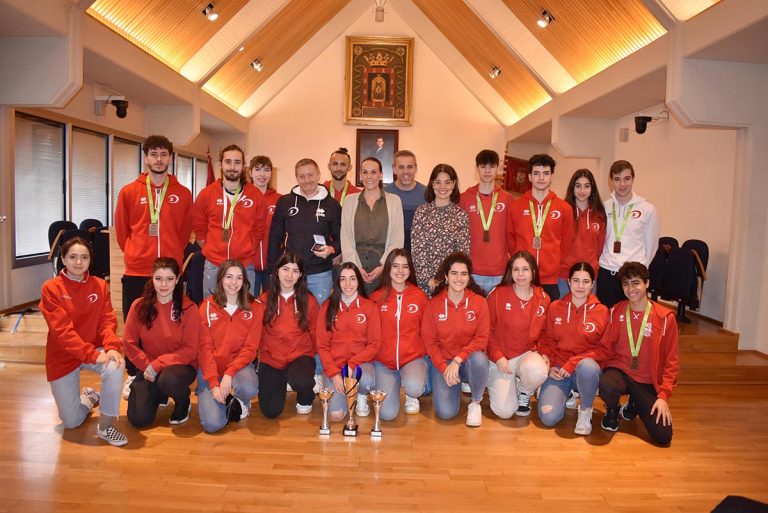 El Club Sportia es recibido en el Ayuntamiento de Ciudad Real como reconocimiento a sus triunfos en el Campeonato de Europa