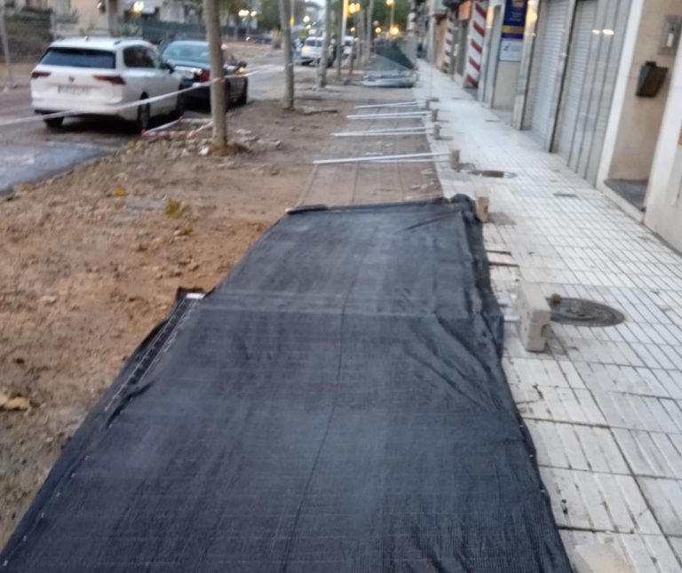 Puertollano: Caen varios tramos del vallado de seguridad de la calle Ancha