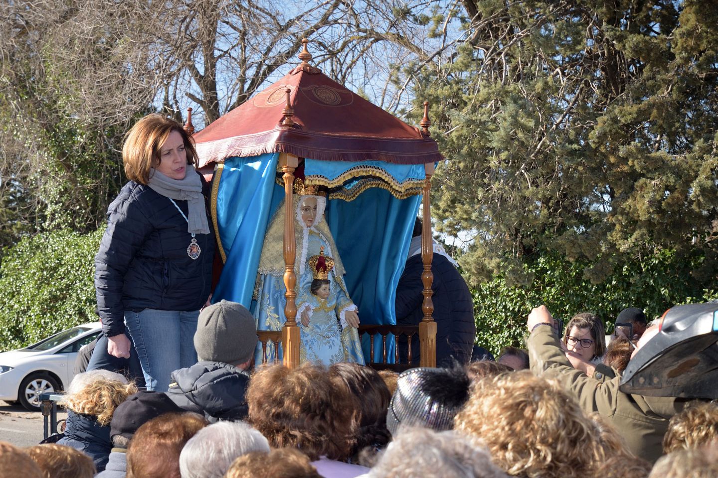 Numerosos fieles de Argamasilla de Alba se reúnen para despedir a la Virgen  de Peñarroya en el traslado a su santuario | MiCiudadReal.es