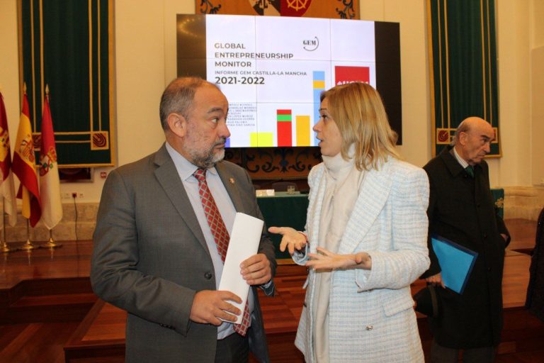 Picazo aboga por construir un puente «sólido y fluido» entre la Universidad y el tejido económico