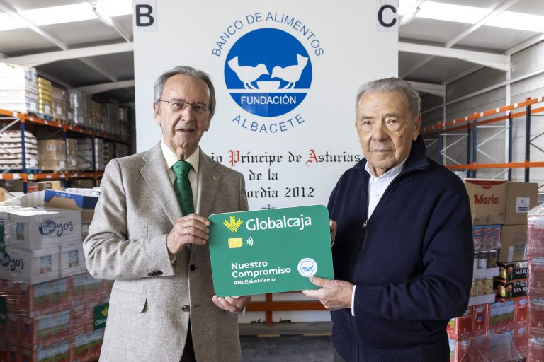 Globalcaja dona al Banco de Alimentos de Albacete recursos para 3.000 kilos de alimentos y artículos de primera necesidad