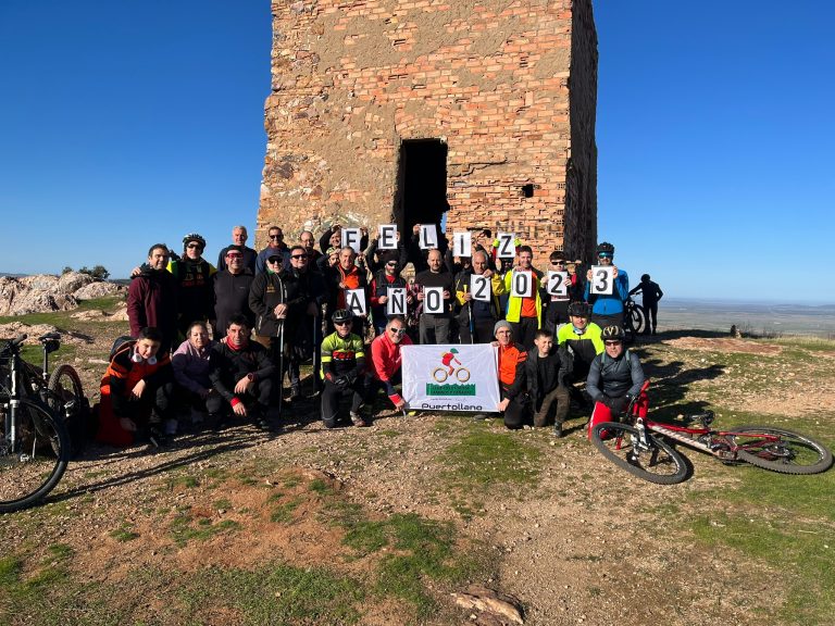 Puertollano: El club Cicloturista Caminos y Cañadas cierra el año con su clásica subida a la Chimenea Cuadrá