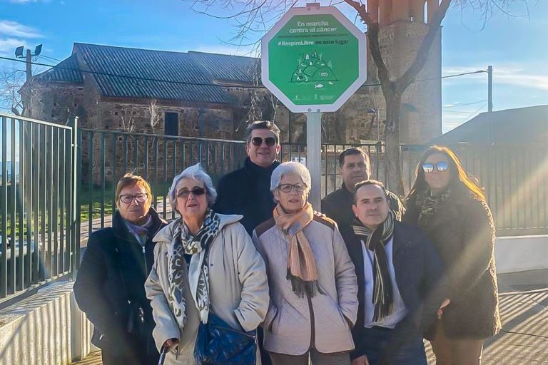 Ayuntamiento y Asociación Española Contra el Cáncer llevan a pedanías los ‘Espacios Sin Humo’