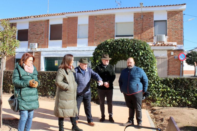 El Ayuntamiento de Alcázar de San Juan invierte 67.000 euros en reformar el centro de barrio y los jardines del barrio de Santa María