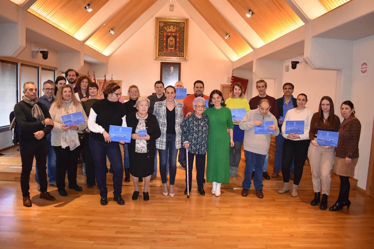 El Ayuntamiento de Ciudad Real hace entrega de los premios a los ganadores de los concursos navideños de belenes y fotografía 2022-23