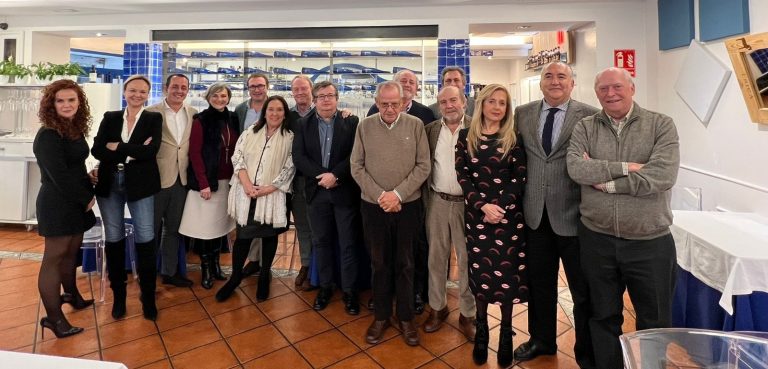 El vocal del Consejo General del Poder Judicial Gerardo Mártinez Tristán defiende en el Club Rotario la independencia de la Justicia