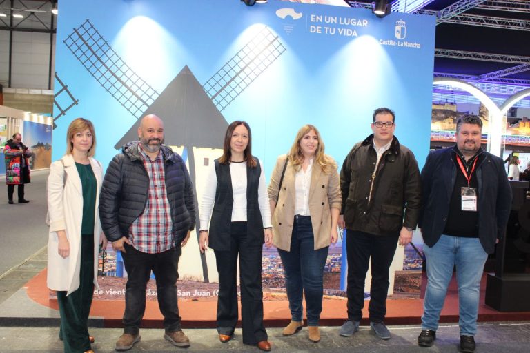 Rosa Melchor presentó en FITUR  la oferta turística de Alcázar de San Juan que en  2022 recibió 40.000 visitantes