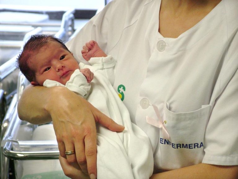 La Unidad de paritorio del Hospital de Manzanares implementa nuevas estrategias de atención humanizada para mejorar el vínculo de apego