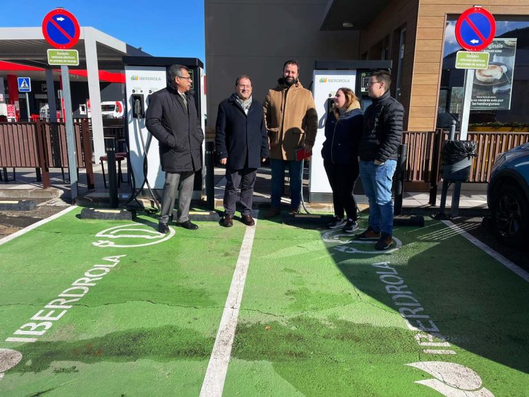 Puertollano: Iberdrola instala un punto de recarga de vehículos eléctricos en Burger King