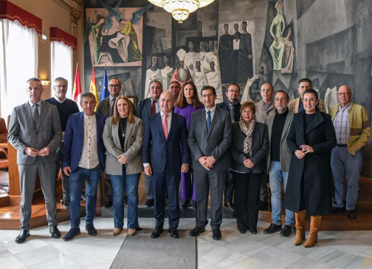 Caballero impulsa una cátedra con la UNED para dar respuesta a la despoblación en la provincia desde una perspectiva científica y académica