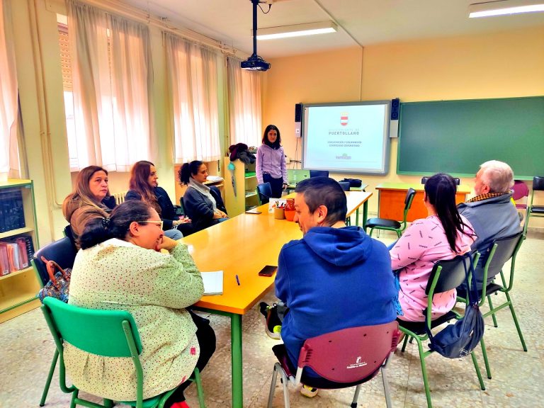 Medio Ambiente inicia las primeras sesiones formativas de compostaje doméstico y comunitario en el huerto escolar del colegio Tierno Galván