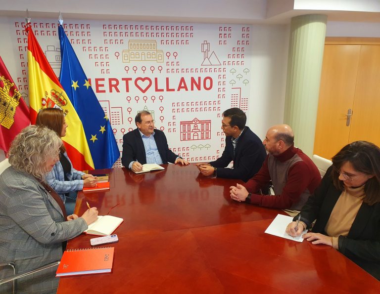 El alcalde de Puertollano recibe al nuevo presidente de FEPU