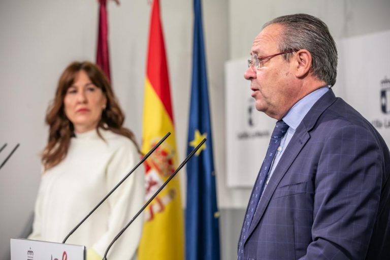 El Gobierno regional favorece la participación de las pymes en los procesos de contratación pública de la Administración autonómica