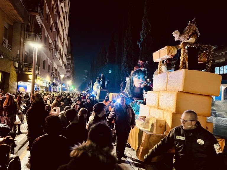 Los Reyes Magos llegan a Puertollano con el combustible 100% renovable de Repsol