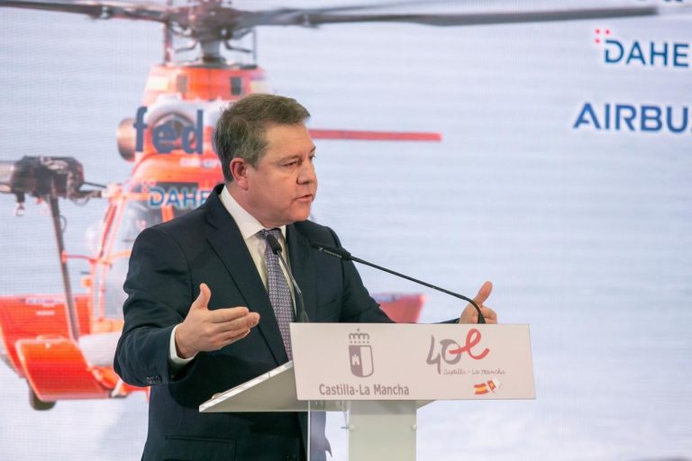 Emiliano García-Page recibe este miércoles a los Reyes de España en el stand de Castilla-La Mancha en FITUR 2023 que se celebra en Madrid