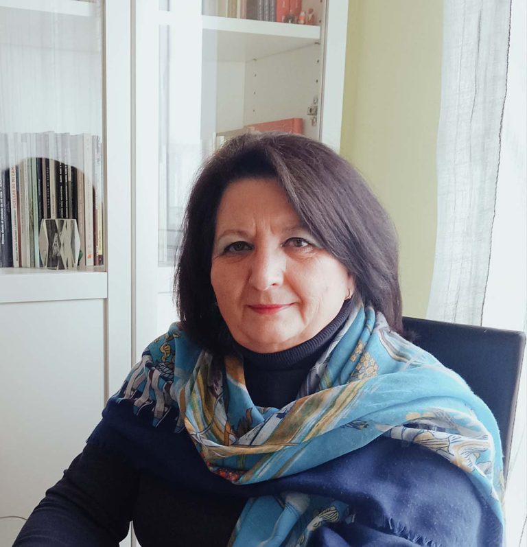 El Antiguo Casino de Ciudad Real acoge este viernes la presentación del último poemario de la ciudadrealeña Antonia Piqueras