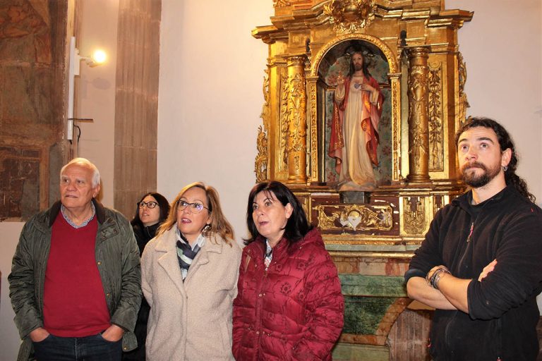 Finaliza la restauración de los retablos laterales de la iglesia de Torre de Juan Abad costeada con 60.000 euros por el Gobierno regional