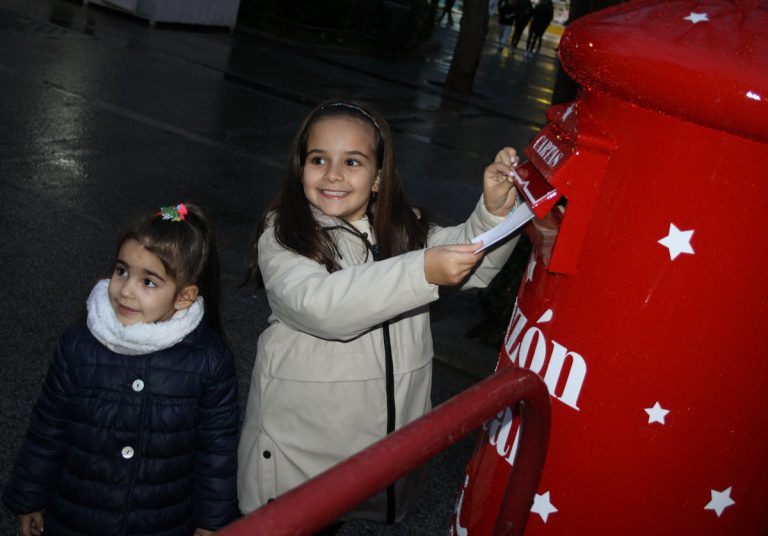 Melchor, Gaspar y Baltasar reciben las primeras cartas de los niños de Puertollano