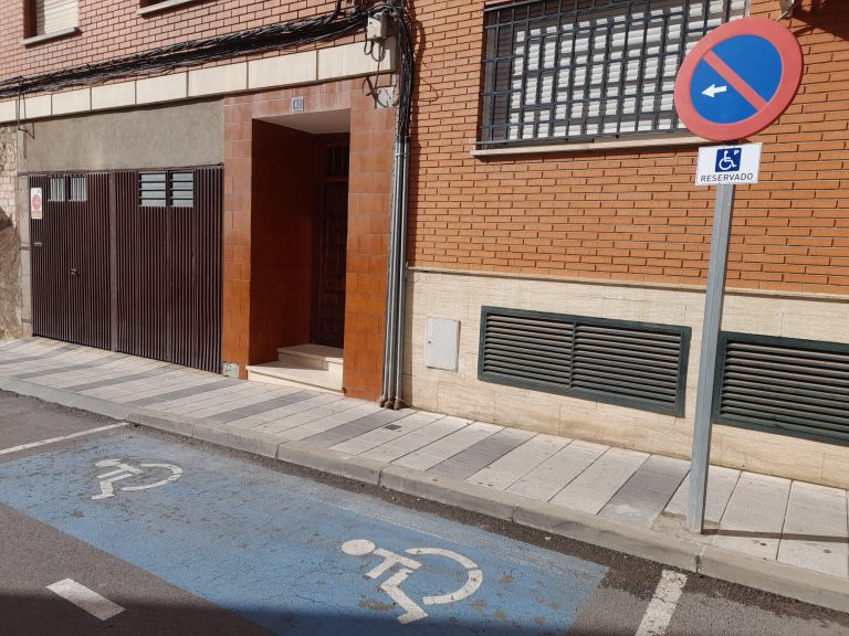 El Ayuntamiento de Puertollano suprime un antiguo agravio enquistado en las señales de tráfico