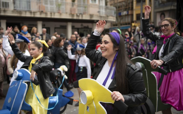 Las motos «vintage» de las Dulcineas y Damas de Ciudad Real se alzan con el premio del Concurso local de Murgas y Comparsas