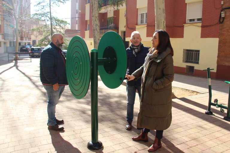 El Ayuntamiento de Alcázar de San Juan invierte 21.000 euros en la mejora de los jardines de la Travesía de Goya