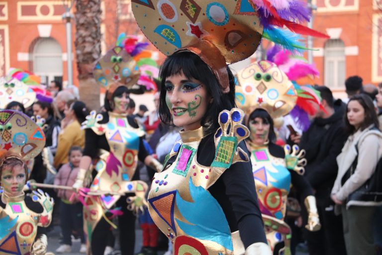Manzanares: La previsión de lluvia obliga a suspender el XXXIII Concurso Regional de Carrozas y Comparsas
