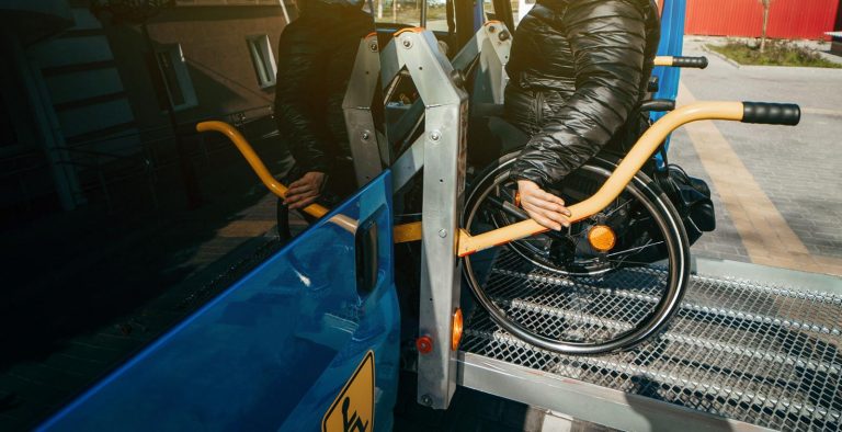 El Gobierno regional convoca las ayudas al transporte y comedores en centros concertados de Educación Especial por un importe de 850.000 euros