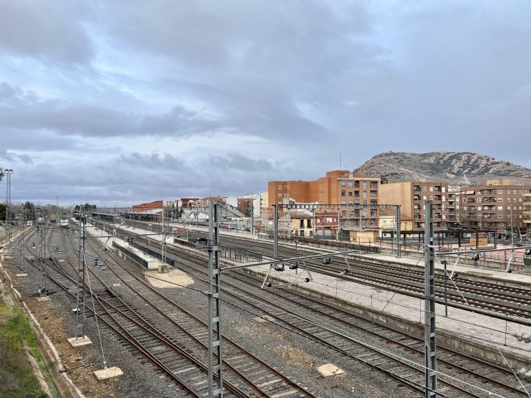 Retrasos en los trenes de alta velocidad Madrid-Andalucía por intento de robo de cable entre Puertollano y Brazatortas