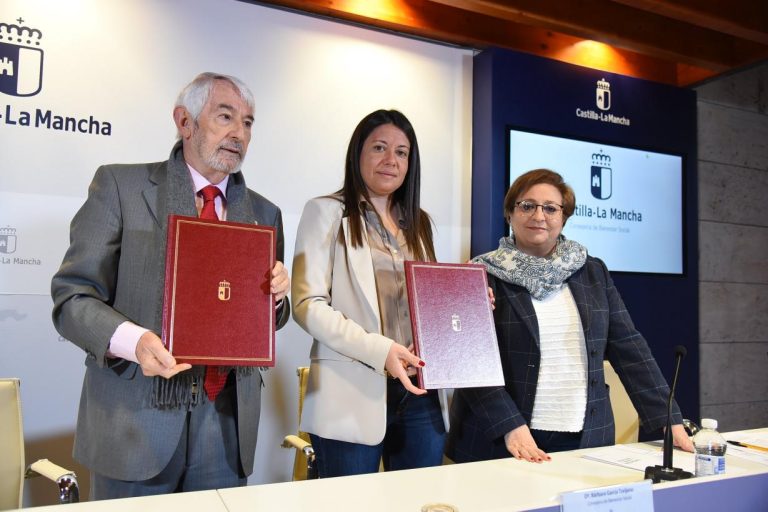 El Gobierno regional renueva por octavo año el convenio con Cruz Roja para luchar contra la pobreza energética con medio millón de euros