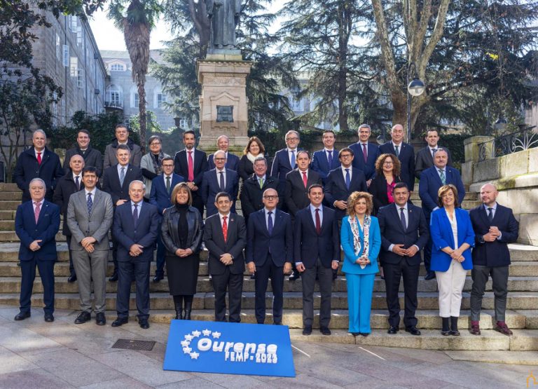 Caballero expone en Orense el proyecto pionero de los puntos de inclusión digital que acercan la Administración a la población rural