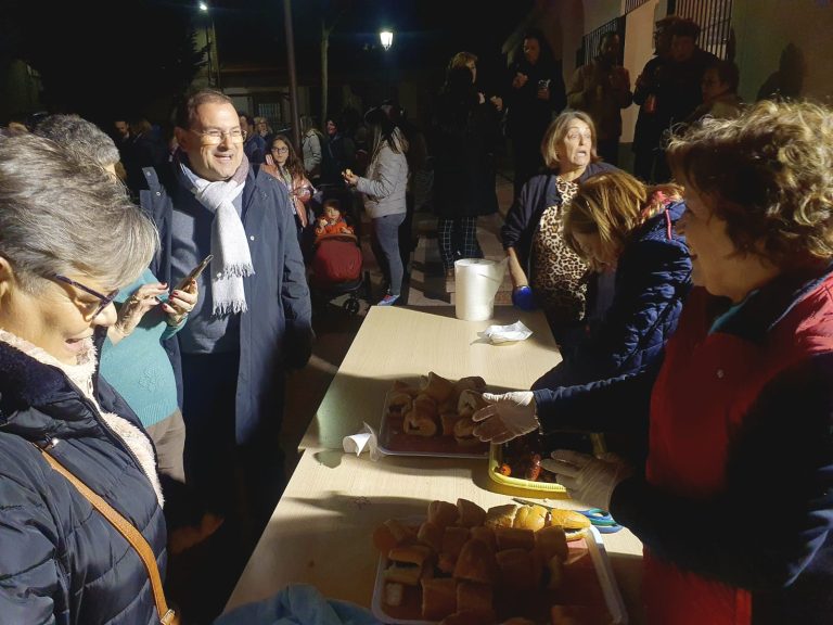 Puertollano: La barriada Constitución se cita con la tradición en las hogueras de la Candelaria