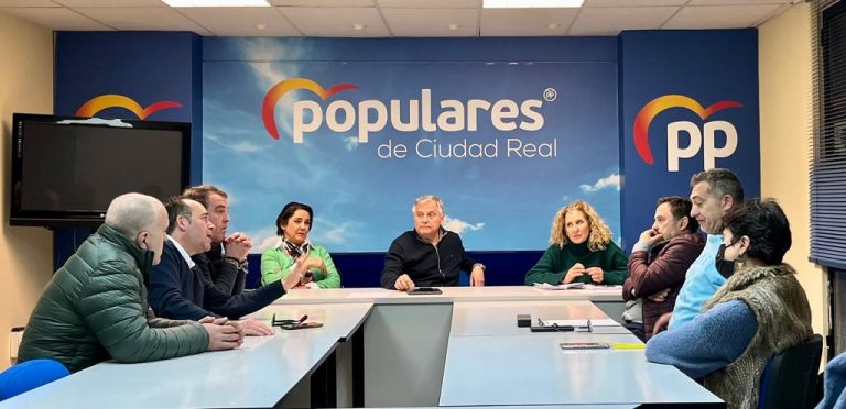 Ciudad Real: Paco Cañizares se reúne con la Plataforma El Centro Sobremuriendo para recabar su opinión sobre la Zona de Bajas Emisiones