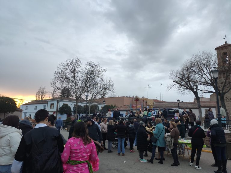 La quema de una gran sardina de 12 metros pone fin al animado Carnaval de Las Casas