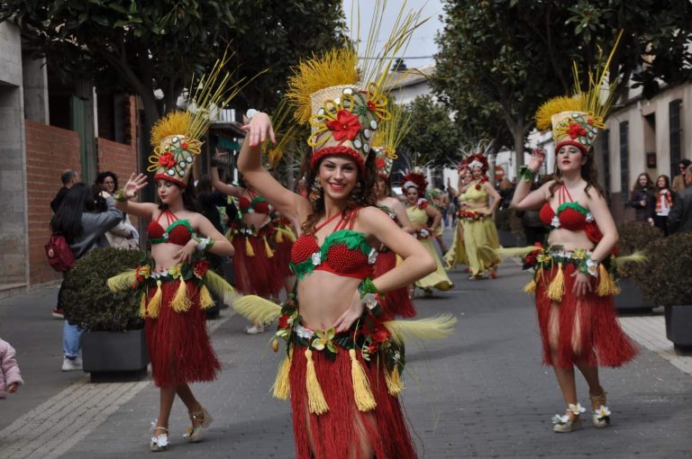 Masiva participación en el Desfile de Carnaval de Torralba de Calatrava