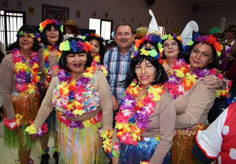 Los barrios de Puertollano comparten el carnaval con una fiesta de disfraces