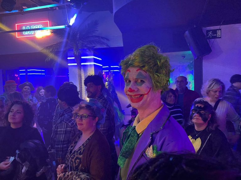 Puertollano: La máscara callejera cobra protagonismo en la fiesta de disfraces