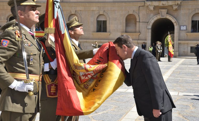 La jura de bandera civil y el PSOE de la guerra