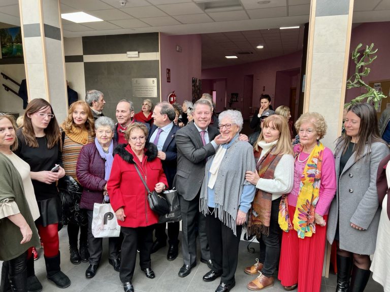 La reforma de los dos centros de mayores de Puertollano ha contado con una inversión de 270.000 euros de la Junta