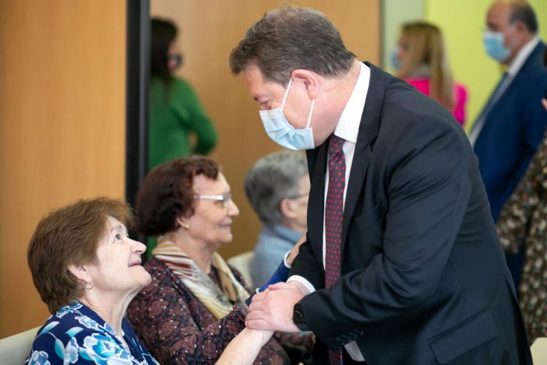 García-Page anuncia un incremento de entre un 5 y un 15 por ciento en las cuantías de las prestaciones del sistema de dependencia