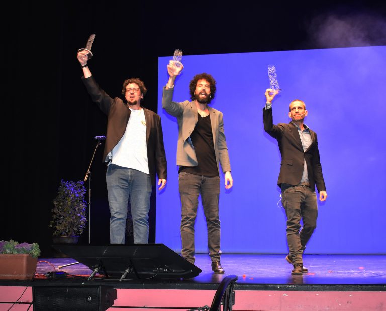 Borrachera de rotondas y zona azul en el divertido arranque del Carnaval de Ciudad Real, con Trancas y Barrancas y la comparsa La Victoria