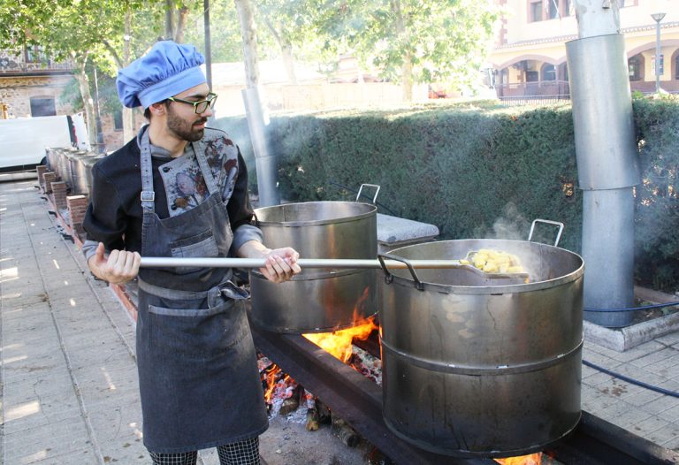 A contratación la elaboración del guiso del Santo Voto de Puertollano por 39.600 euros al año