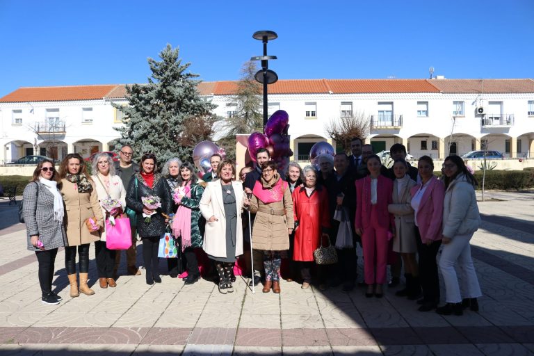 Puertollano: Luna y Ariadna visibilizan la lucha, el compromiso y el trabajo de las mujeres con cáncer de mama