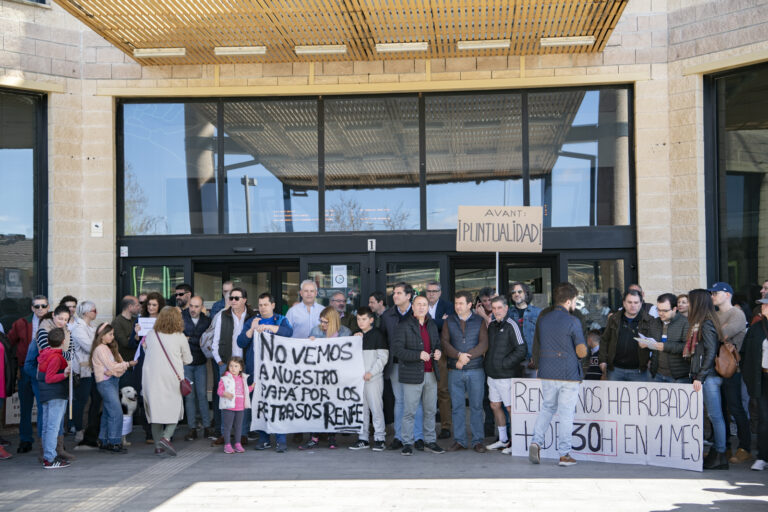La Asociación de Usuarios AVE Ciudad Real exige responsabilidades a Renfe y Adif por los retrasos en el servicio Avant