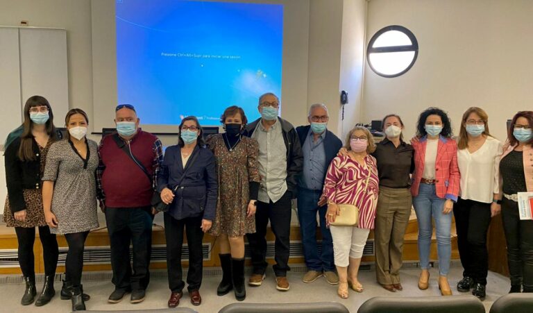 El Hospital Mancha Centro difunde conocimientos sobre salud renal a más de medio centenar de ciudadanos de Alcázar de San Juan