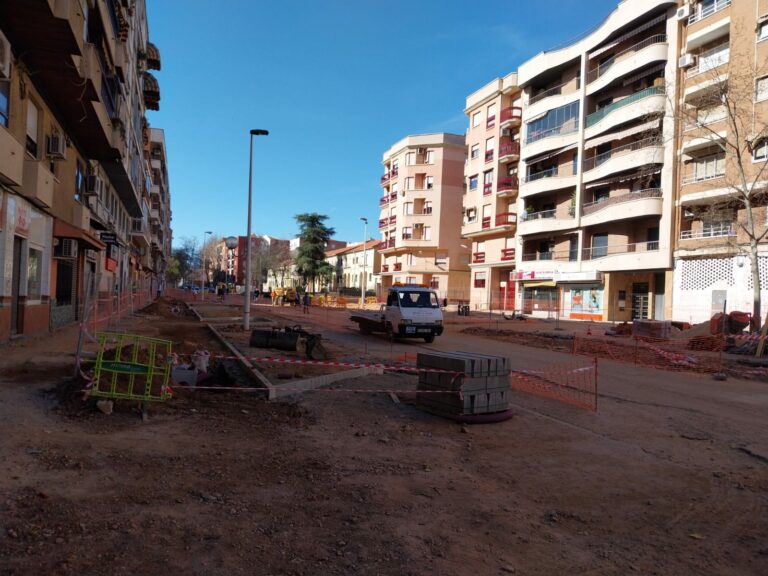 AJE Puertollano solicita una reunión con el alcalde para aportar soluciones ante los problemas ocasionados a comerciantes por las obras del paseo y calle Ancha