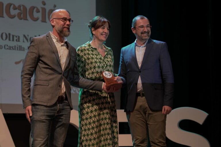 Radio Castilla-La Mancha, reconocida por su labor inclusiva en la Gala Capaces