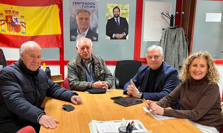 Cañizares recaba la opinión de los vecinos del centro de Ciudad Real sobre la implantación de la Zona de Bajas Emisiones